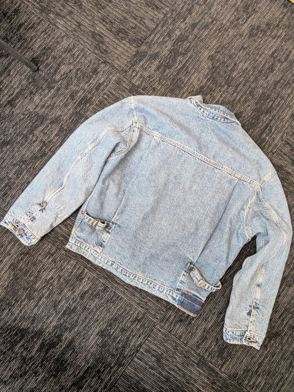 Rare 80s Vintage Chipie Denim Trucker Jacket - Hidden Cuff Graphics - Size XL - Picture 2 of 10